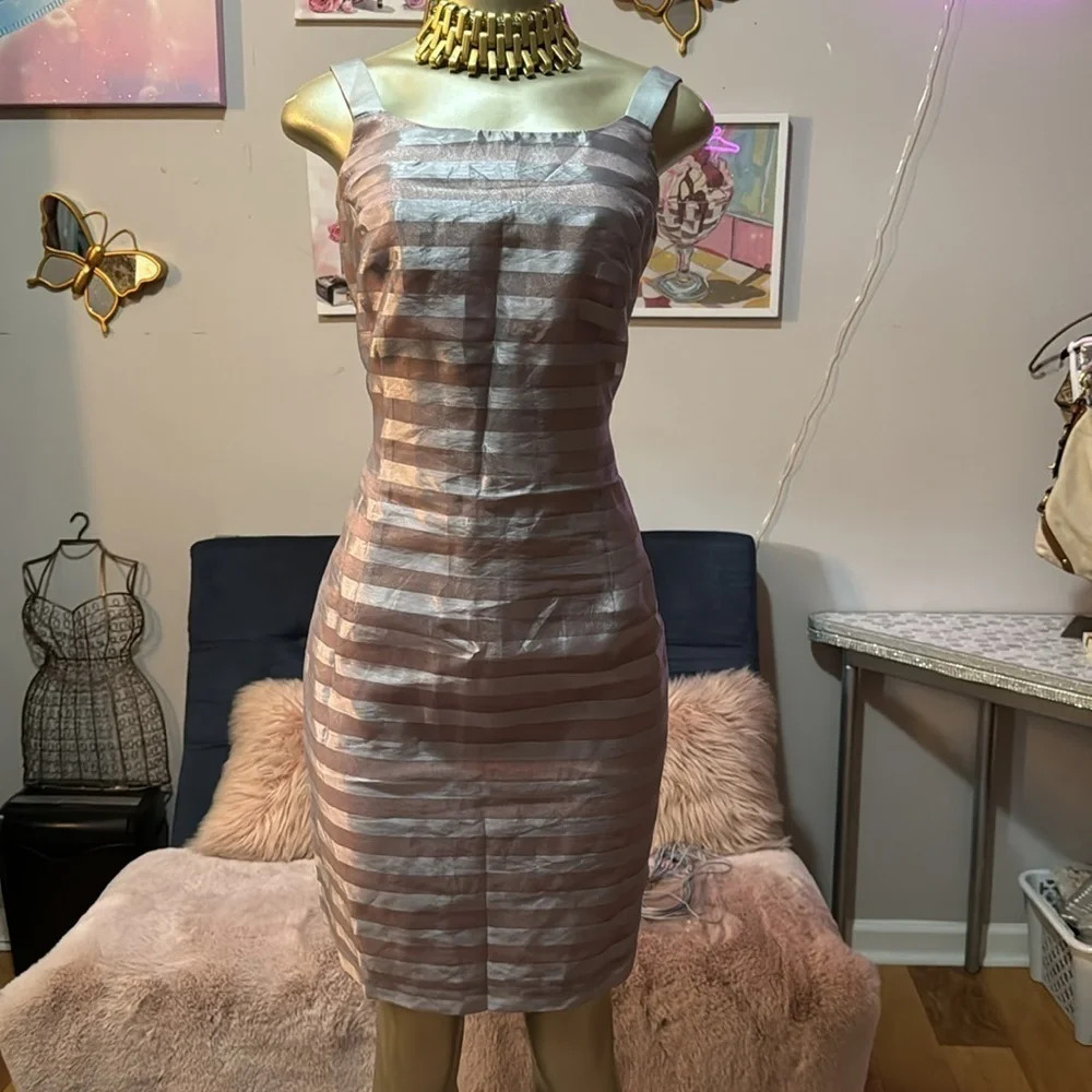 “WNY Retro Strapless Gray Dress: Size 8. Stylish Gray Stripes!"